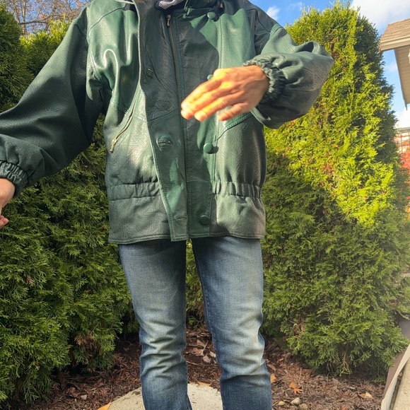 Small Green Vintage leather Jacket (womans) - Picture 3 of 7
